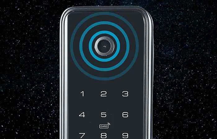 Panel of a Keliss smart lock with camera and numeric keypad